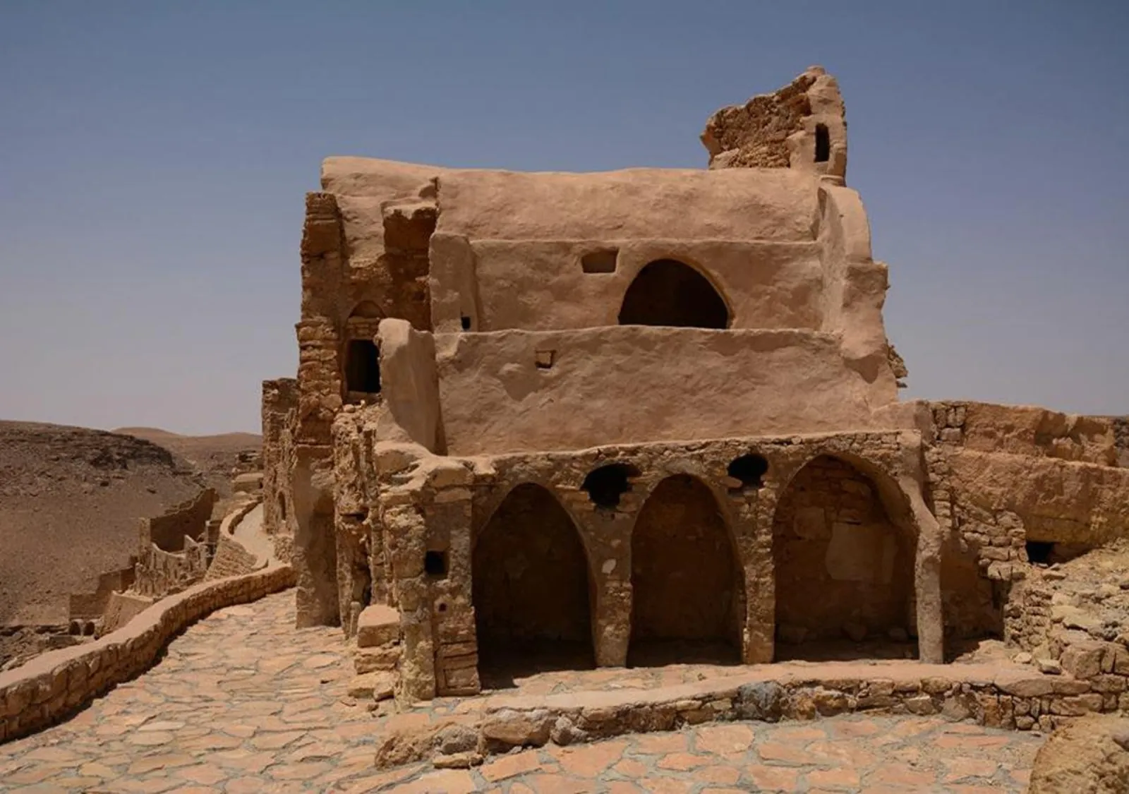 A ksar granary above the plain on the Dahar plateau